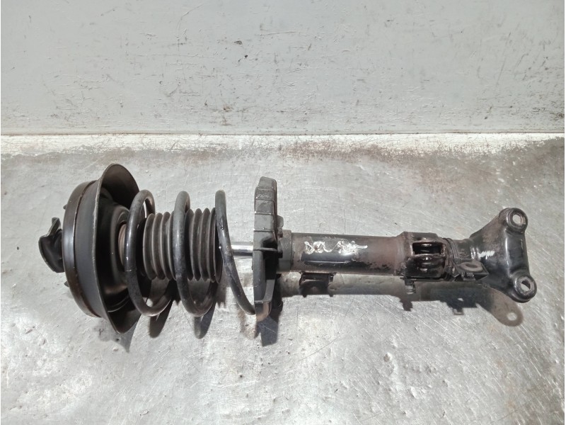 Recambio de amortiguador delantero izquierdo para mercedes clase c (w203) berlina referencia OEM IAM A2033204130 824904553994 