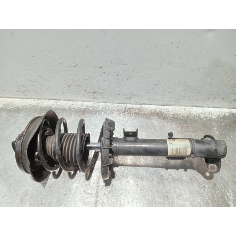 Recambio de amortiguador delantero izquierdo para mercedes clase c (w203) berlina referencia OEM IAM A2033204130 824904553994 