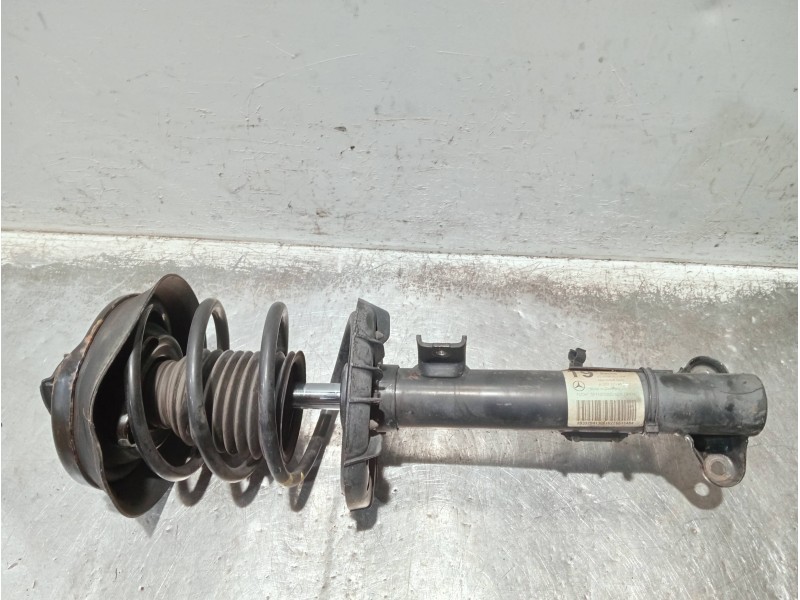 Recambio de amortiguador delantero izquierdo para mercedes clase c (w203) berlina referencia OEM IAM A2033204130 824904553994 