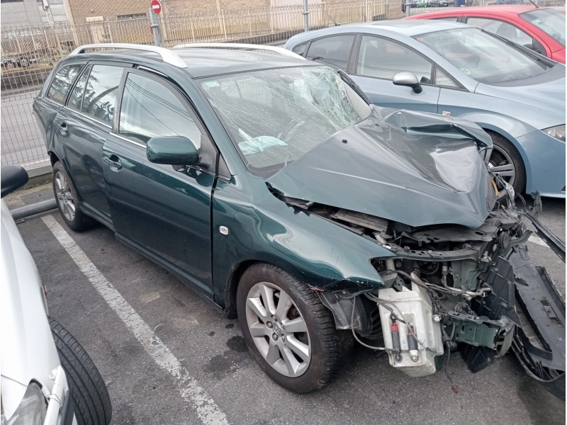 toyota avensis wagon (t25) del año 2005