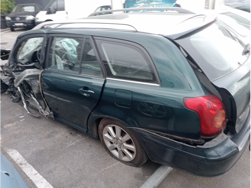 toyota avensis wagon (t25) del año 2005