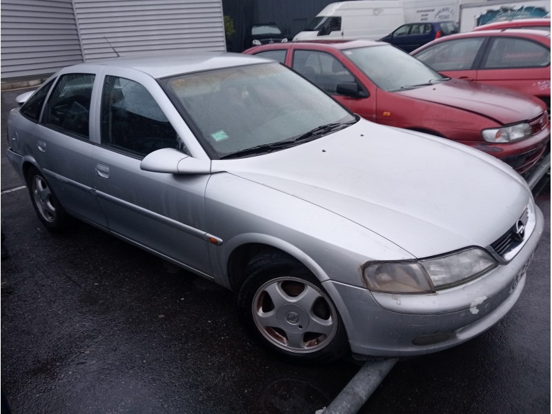 opel vectra b berlina del año 1998