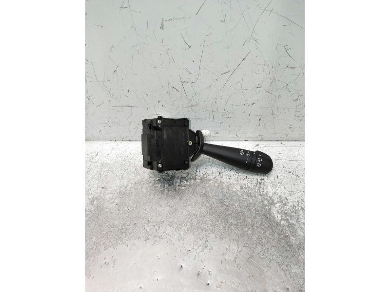 Recambio de mando limpia para dacia sandero podium referencia OEM IAM   