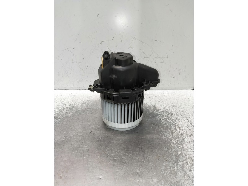 Recambio de motor calefaccion para dacia sandero podium referencia OEM IAM 5P3730100  