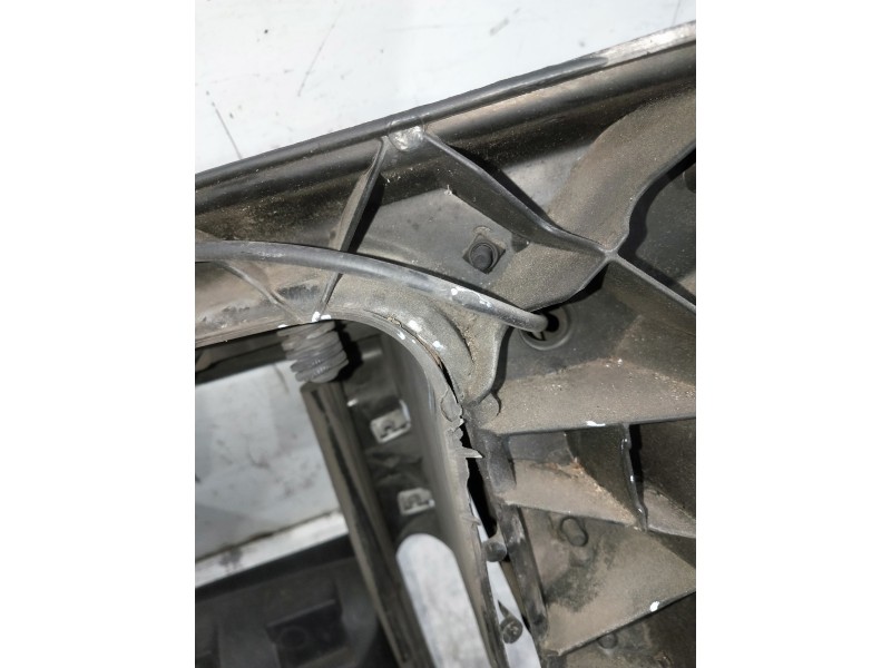 Recambio de panel frontal para bmw serie 3 coupe (e92) referencia OEM IAM  OJO VER FOTOS PANEL ROTO POR EL INTERIOR