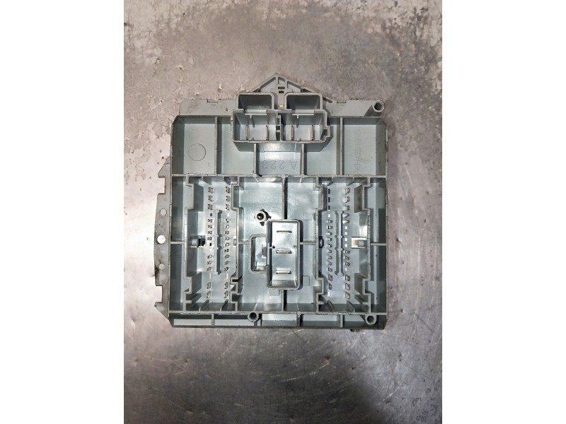 Recambio de caja reles / fusibles para alfa romeo 147 (190) referencia OEM IAM 51742419 280041 