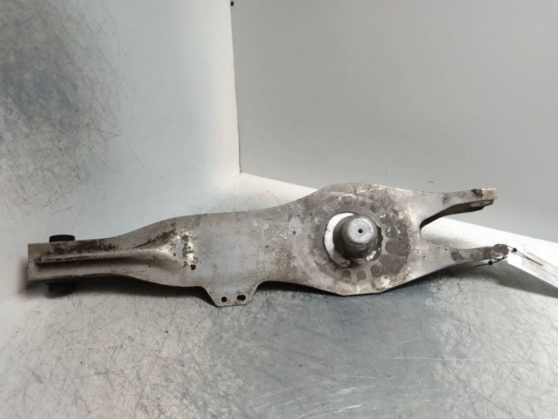 Recambio de brazo suspension inferior trasero derecho para opel vectra c berlina 1.9 cdti cat (z 19 dtl) referencia OEM IAM   
