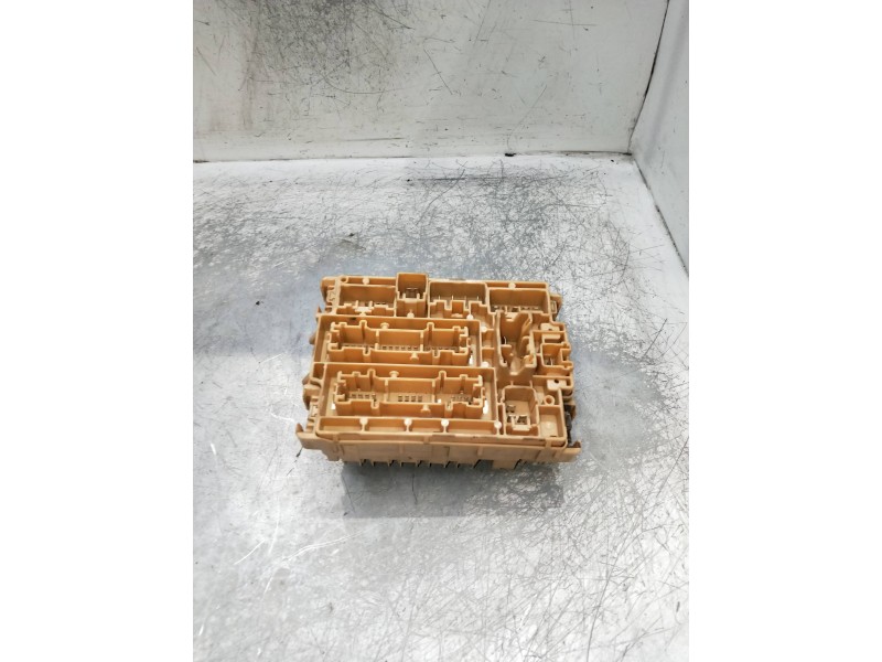 Recambio de caja reles / fusibles para toyota celica (t23) referencia OEM IAM   