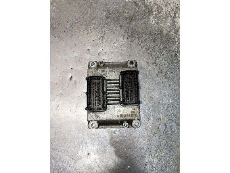 Recambio de centralita motor uce para opel corsa c referencia OEM IAM 0261207423 26SA8096 