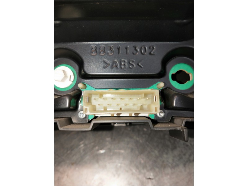 Recambio de cuadro instrumentos para opel corsa c referencia OEM IAM 09166814FL 110008988009 