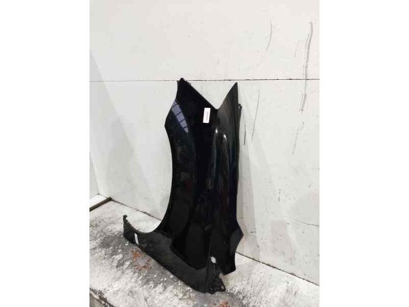 Recambio de aleta delantera izquierda para chrysler voyager (rg) 2.8 crd cat referencia OEM IAM   