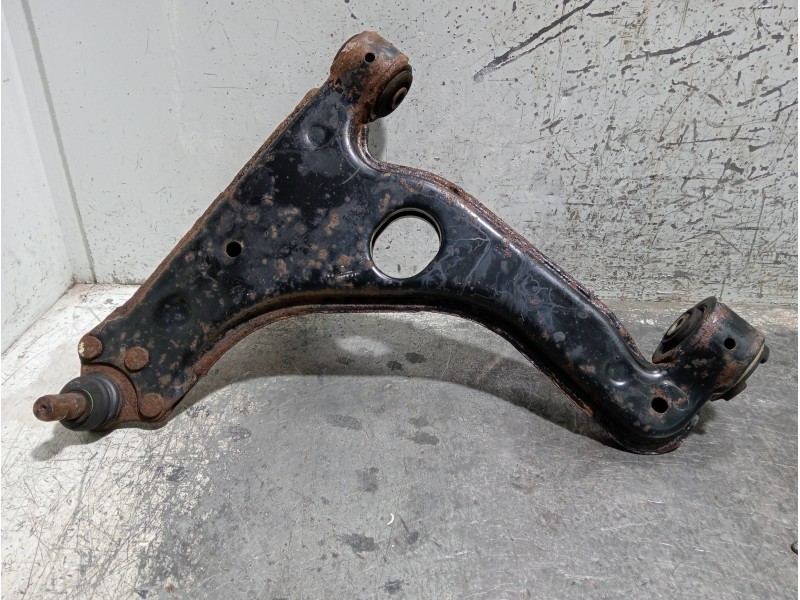 Recambio de brazo suspension inferior delantero izquierdo para opel vectra b berlina referencia OEM IAM   