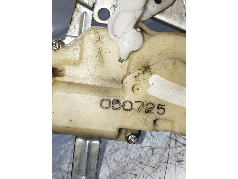 Recambio de motor cierre centralizado delantero derecho para toyota celica (t23) referencia OEM IAM 050725  