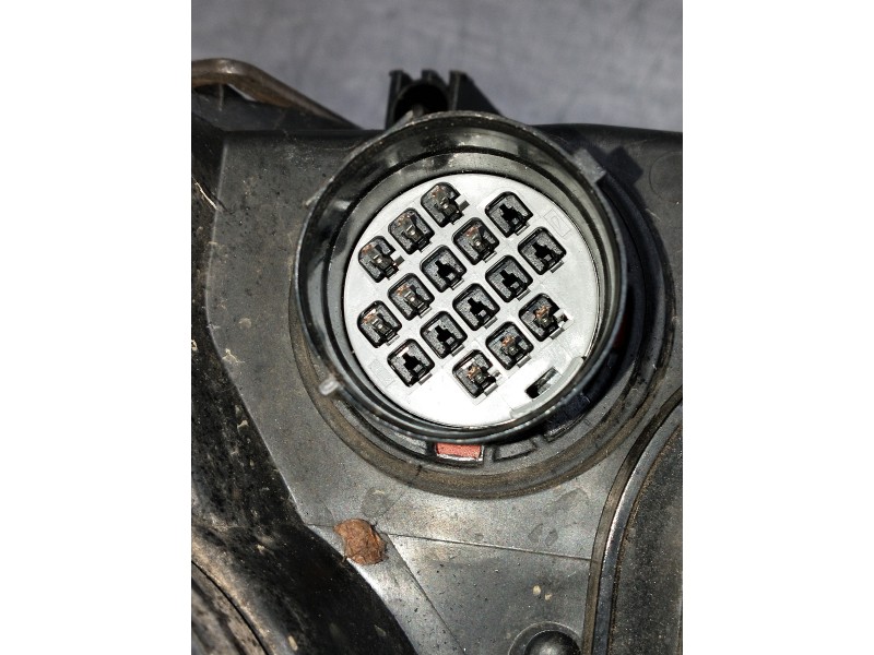 Recambio de faro derecho para land rover freelander (lr2) 2.2 td4 referencia OEM IAM 6H5213W029BD  