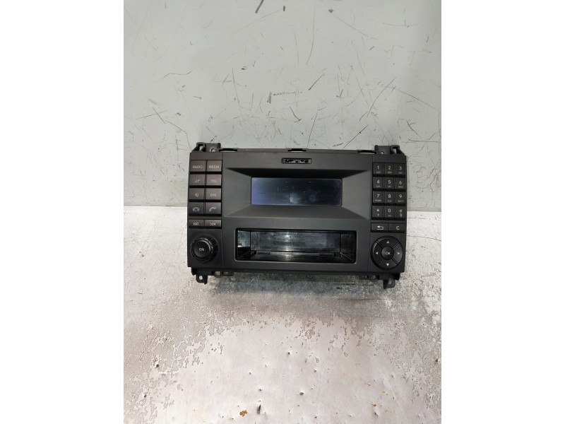 Recambio de sistema audio / radio cd para mercedes sprinterii caja cerrada (desde 01.06) referencia OEM IAM A9069000004 A9069016