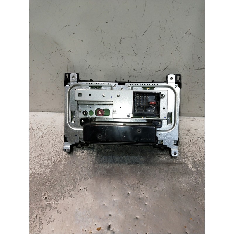Recambio de sistema audio / radio cd para mercedes sprinterii caja cerrada (desde 01.06) referencia OEM IAM A9069000004 A9069016