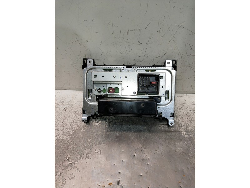 Recambio de sistema audio / radio cd para mercedes sprinterii caja cerrada (desde 01.06) referencia OEM IAM A9069000004 A9069016