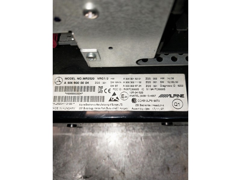 Recambio de sistema audio / radio cd para mercedes sprinterii caja cerrada (desde 01.06) referencia OEM IAM A9069000004 A9069016
