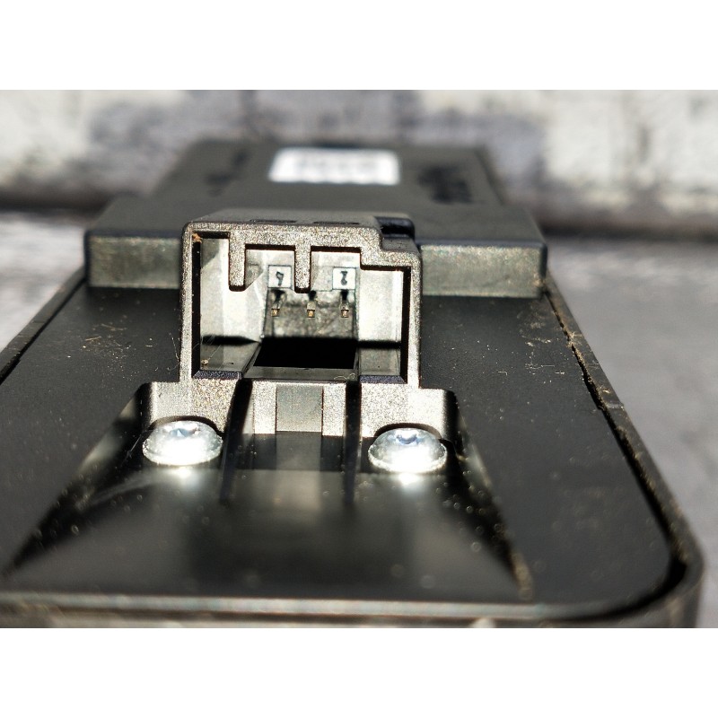 Recambio de mando elevalunas delantero izquierdo para land rover freelander (lr2) 2.2 td4 referencia OEM IAM 6G9N14A132AC 034521