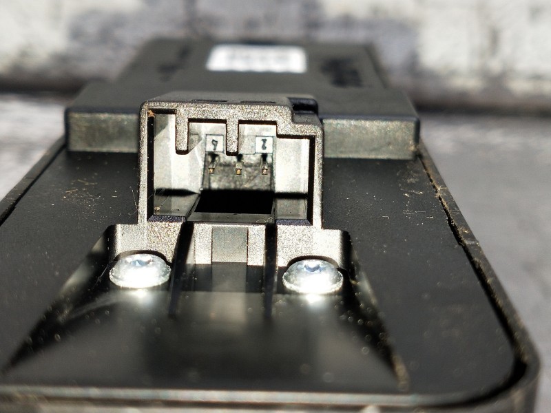 Recambio de mando elevalunas delantero izquierdo para land rover freelander (lr2) 2.2 td4 referencia OEM IAM 6G9N14A132AC 034521