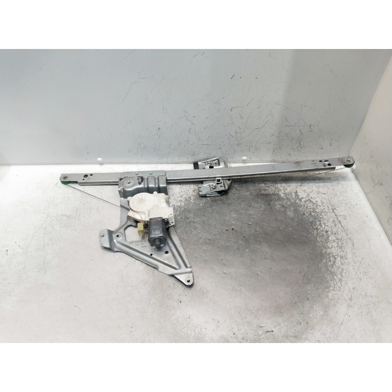 Recambio de motor elevalunas delantero derecho para mercedes sprinterii caja cerrada (desde 01.06) referencia OEM IAM A906720014