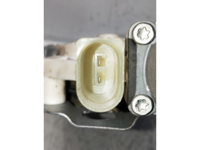 Recambio de motor elevalunas delantero derecho para mercedes sprinterii caja cerrada (desde 01.06) referencia OEM IAM A906720014