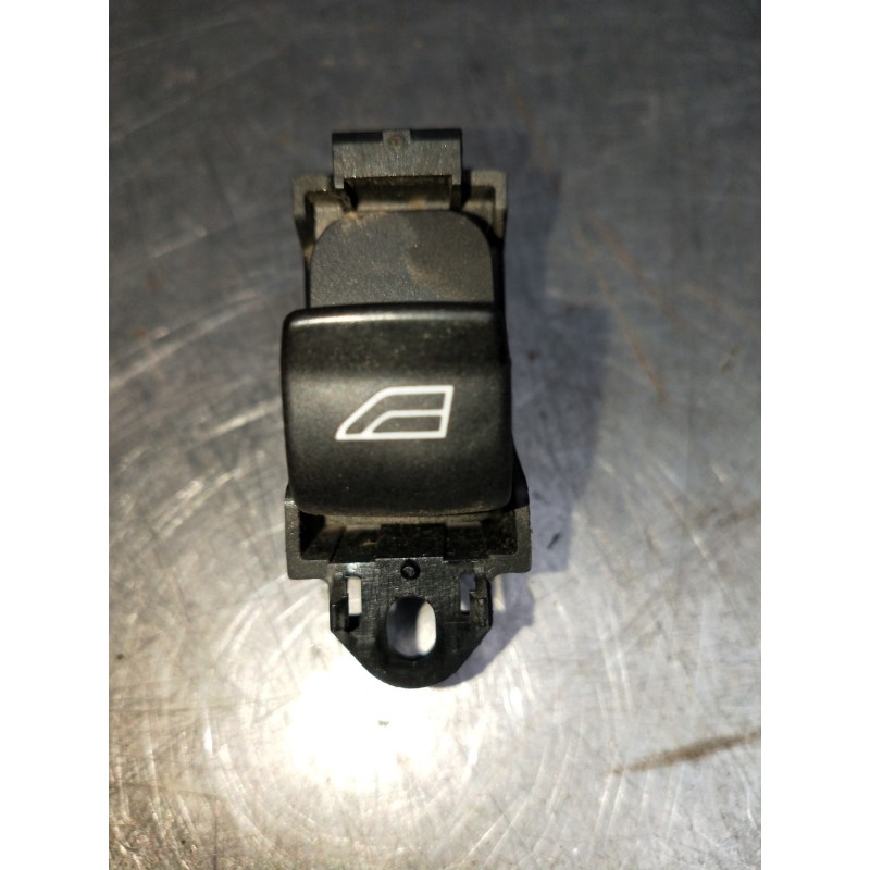 Recambio de mando elevalunas delantero derecho para land rover freelander (lr2) 2.2 td4 referencia OEM IAM 6W8314717A8  5P