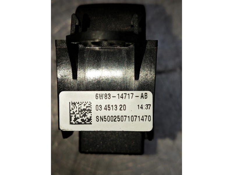 Recambio de mando elevalunas delantero derecho para land rover freelander (lr2) 2.2 td4 referencia OEM IAM 6W8314717A8  5P