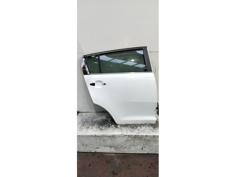 Recambio de puerta trasera derecha para kia sportage referencia OEM IAM   5P