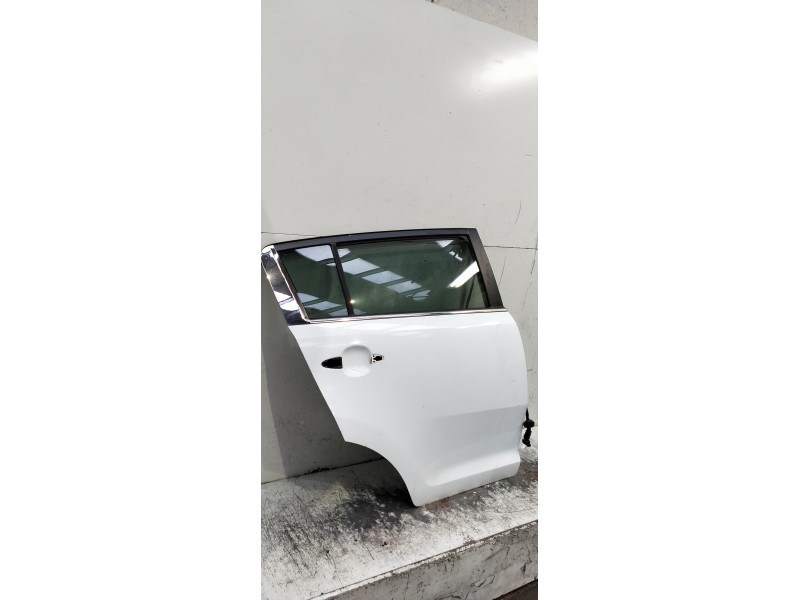 Recambio de puerta trasera derecha para kia sportage referencia OEM IAM   5P