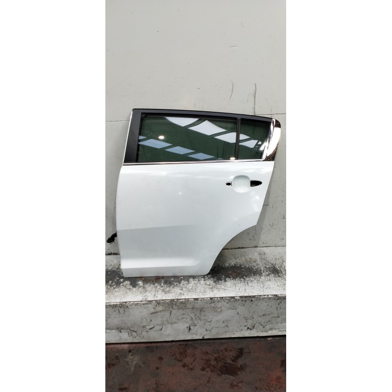Recambio de puerta trasera izquierda para kia sportage referencia OEM IAM   5P