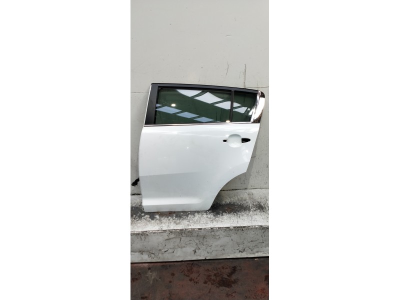 Recambio de puerta trasera izquierda para kia sportage referencia OEM IAM   5P