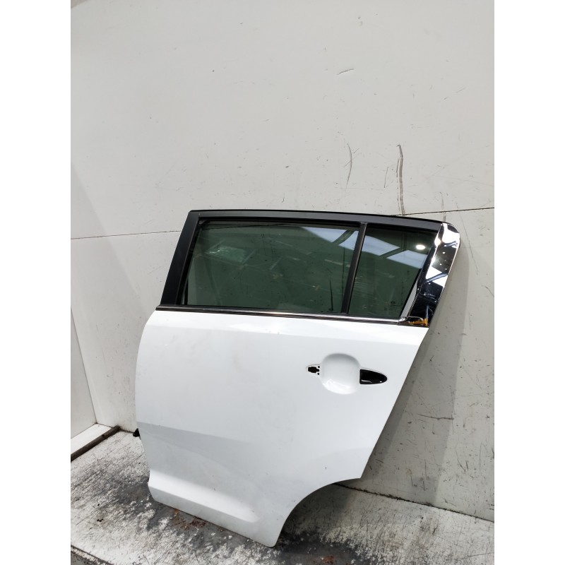 Recambio de puerta trasera izquierda para kia sportage referencia OEM IAM   5P