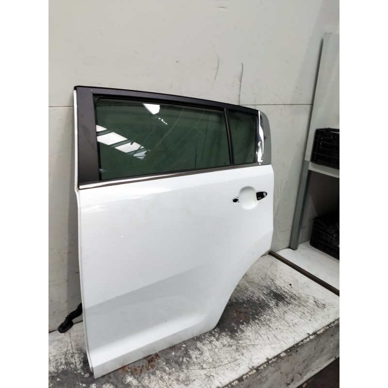 Recambio de puerta trasera izquierda para kia sportage referencia OEM IAM   5P