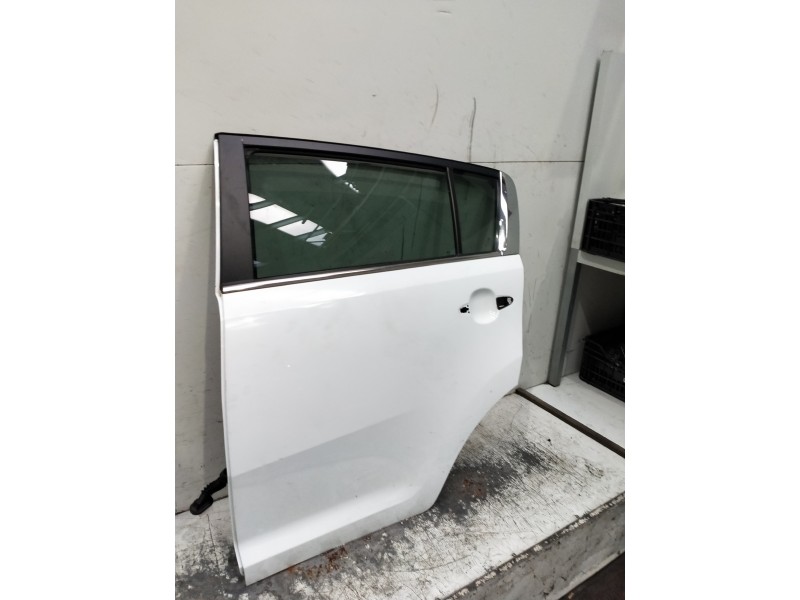Recambio de puerta trasera izquierda para kia sportage referencia OEM IAM   5P