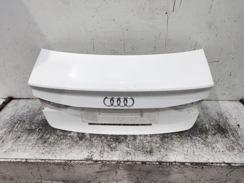 Recambio de tapa maletero para audi a3 sedán (8vm) referencia OEM IAM   4P