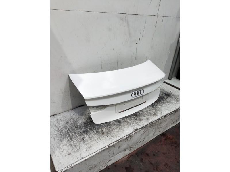 Recambio de tapa maletero para audi a3 sedán (8vm) referencia OEM IAM   4P
