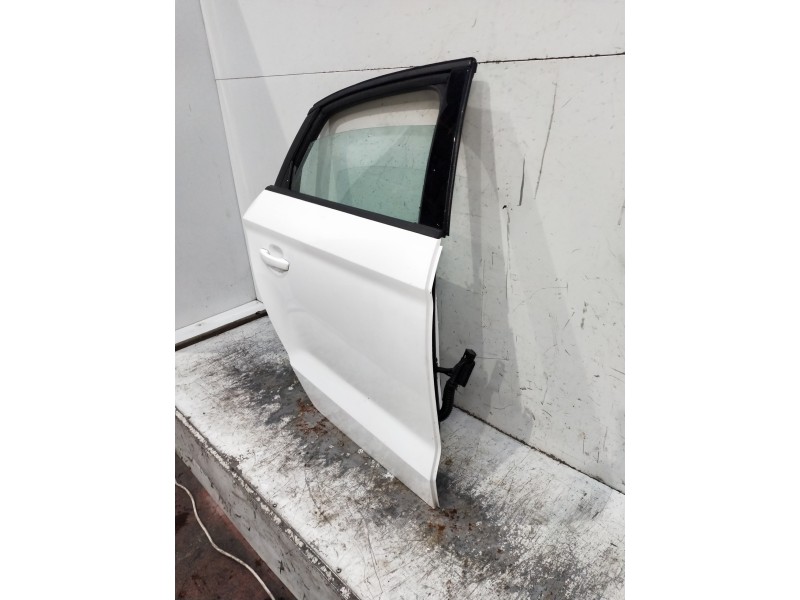 Recambio de puerta trasera derecha para audi a3 sedán (8vm) referencia OEM IAM   4P