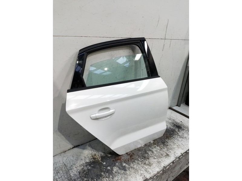 Recambio de puerta trasera derecha para audi a3 sedán (8vm) referencia OEM IAM   4P