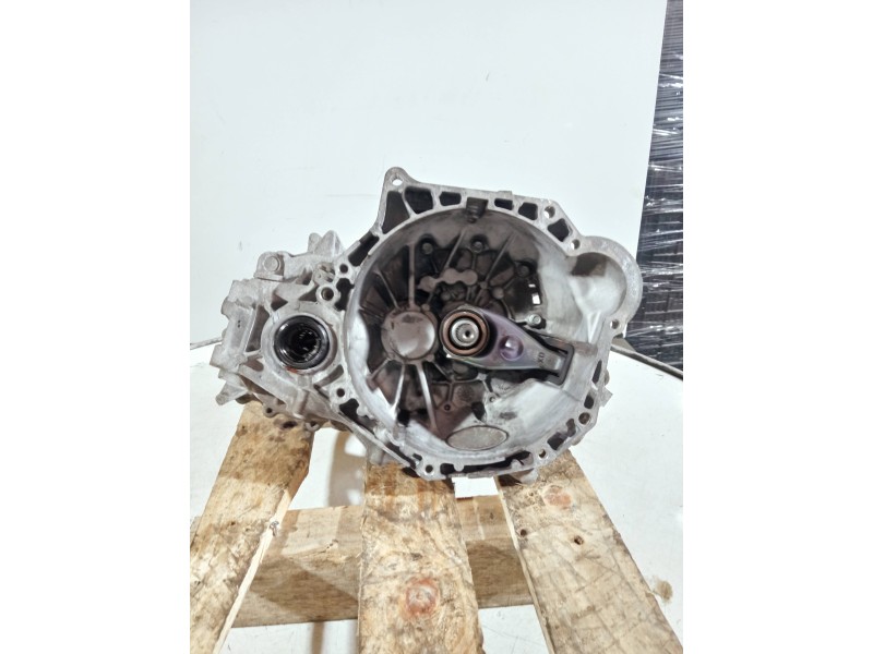 Recambio de caja cambios para kia sportage referencia OEM IAM ZG77FJ 169602 5V