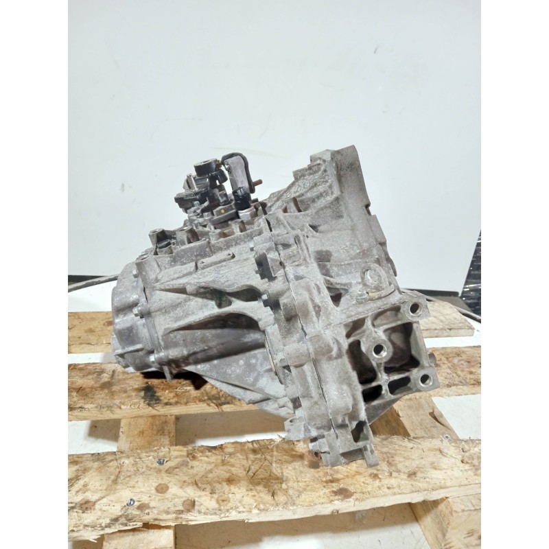 Recambio de caja cambios para kia sportage referencia OEM IAM ZG77FJ 169602 5V