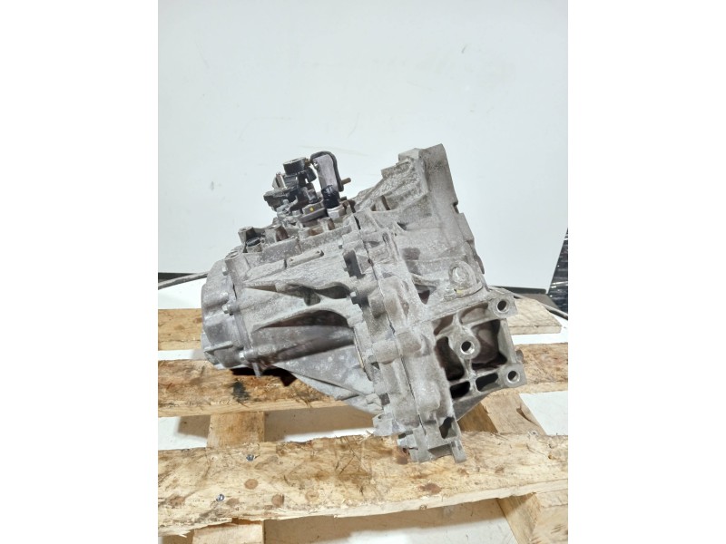 Recambio de caja cambios para kia sportage referencia OEM IAM ZG77FJ 169602 5V