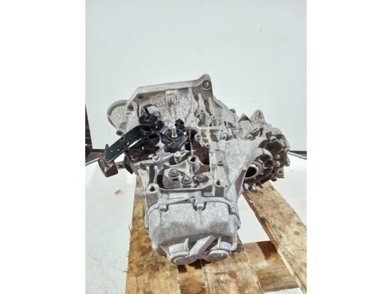 Recambio de caja cambios para kia sportage referencia OEM IAM ZG77FJ 169602 5V