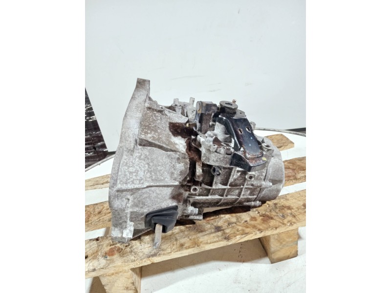 Recambio de caja cambios para kia sportage referencia OEM IAM ZG77FJ 169602 5V
