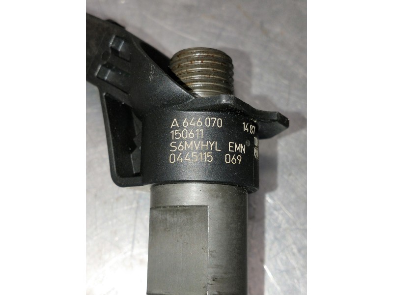 Recambio de inyector para mercedes sprinter ii james cook (906) referencia OEM IAM 0445115069 A646070150611 