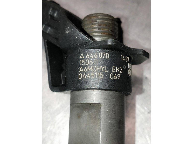 Recambio de inyector para mercedes sprinter ii james cook (906) referencia OEM IAM 0445115069 A646070150611 