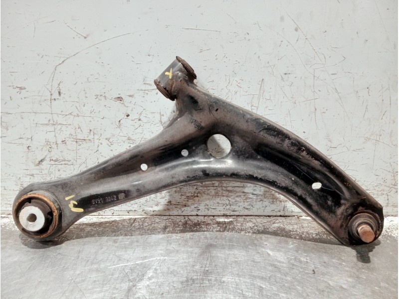 Recambio de brazo suspension inferior delantero derecho para ford fiesta (cb1) referencia OEM IAM 8V513042BH  
