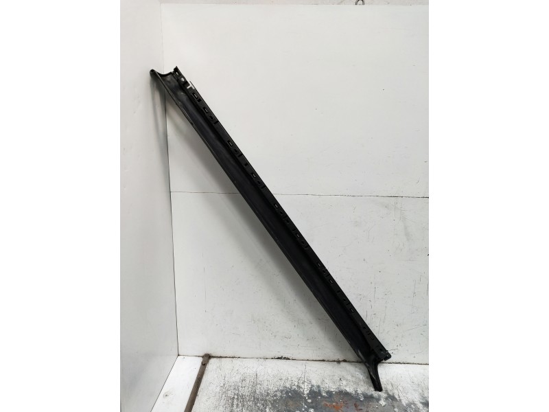 Recambio de faldon lateral para porsche cayenne (typ 92aa) diesel referencia OEM IAM   DERECHO