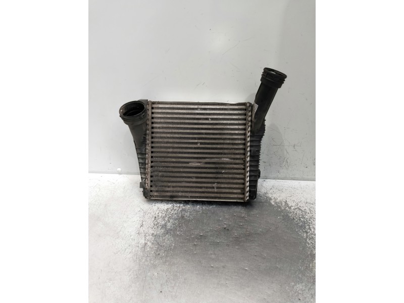 Recambio de intercooler para porsche cayenne (typ 92aa) diesel referencia OEM IAM 7P0145804B G2849005 95811064011