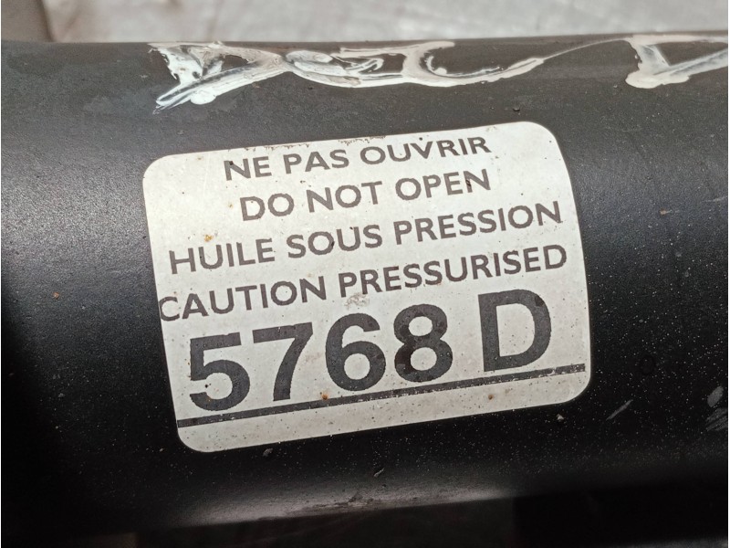 Recambio de amortiguador delantero derecho para peugeot 206 berlina referencia OEM IAM 5768D  